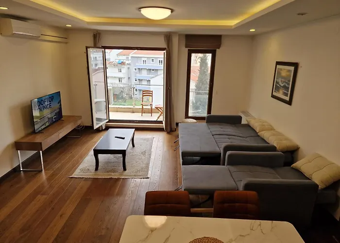 Skyaprt77M Jacuzzi Apartment Budva