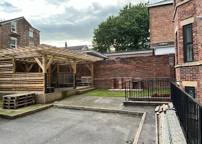 Lovely 4 Bed Manchester