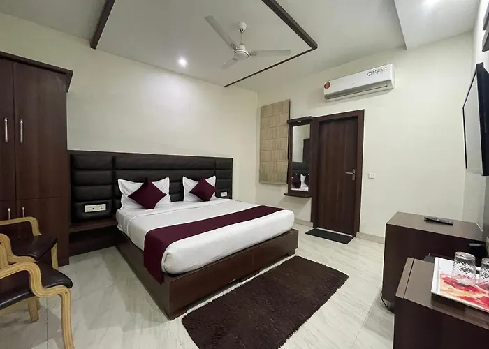 Hotel Opal Courtyard Agra 