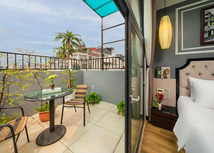 Bella Premier Hotel & Rooftop Skybar Hanoi