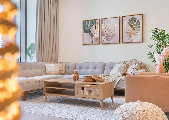 Luxury 3Bhk, Burj Khalifa & Dancing Fountain View Apartment Dubai