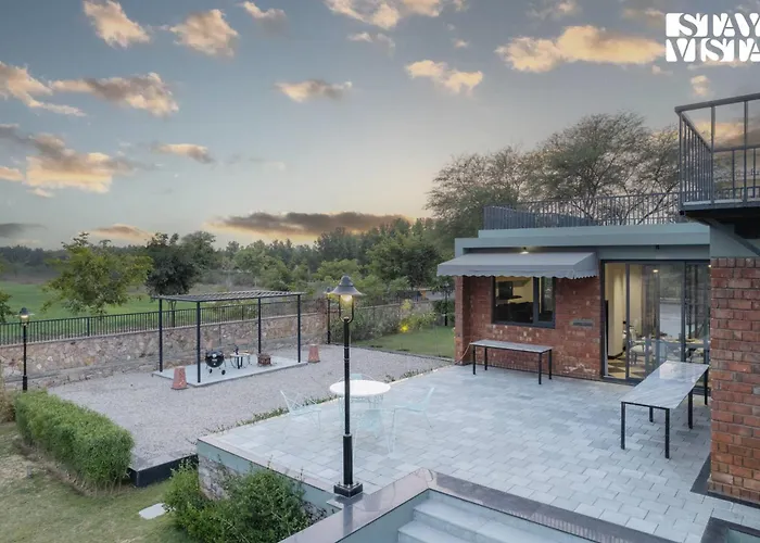 Stayvista'S Kachnaar Villa With Lawn, Terrace & Indoor-Outdoor Games Jaipur
