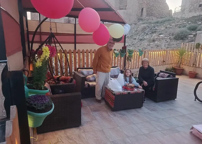 Bubble Castle Hotel Karak