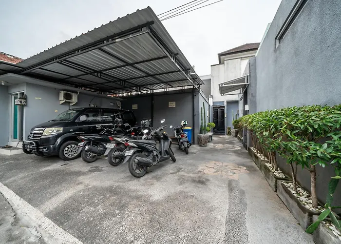 Modern Villa With Private Pool , Full Kitchen And Parking Legian 