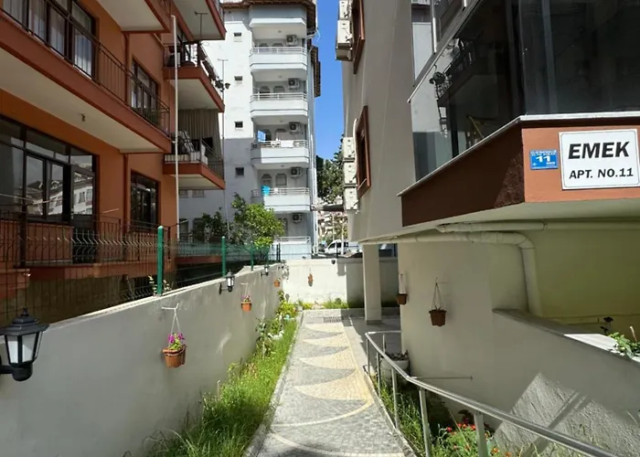 Denize Cok Yakin. Sifir Bina Apartment Alanya