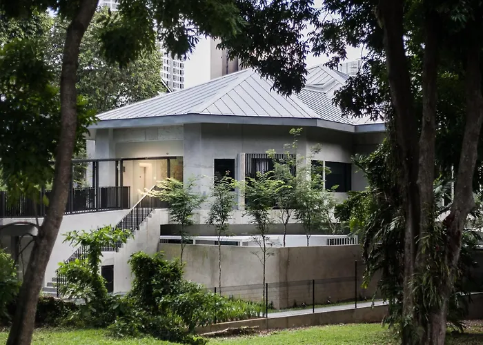 Lloyd'S Inn Singapore