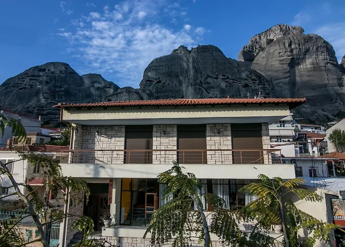 The Holy Rock - Hostel At Meteora Kalambaka