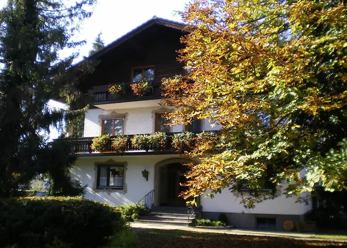 Pension Helmhof Salzburg