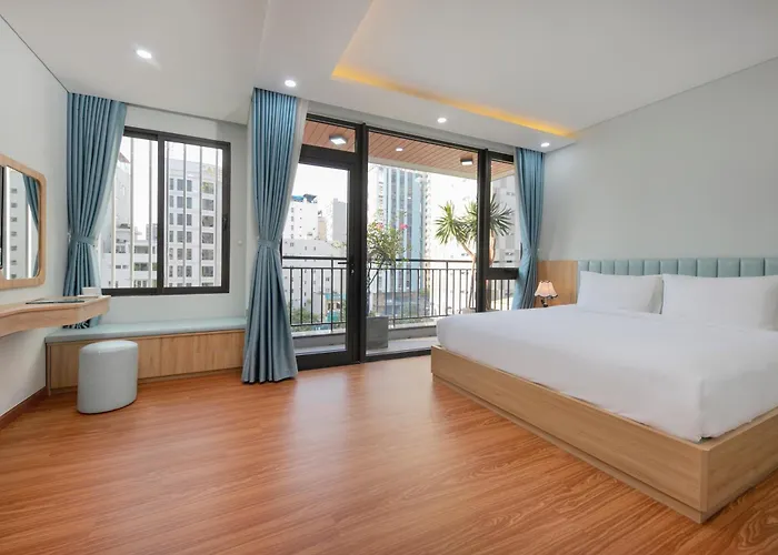 Hummer Hotel & Apartment Da Nang Beach