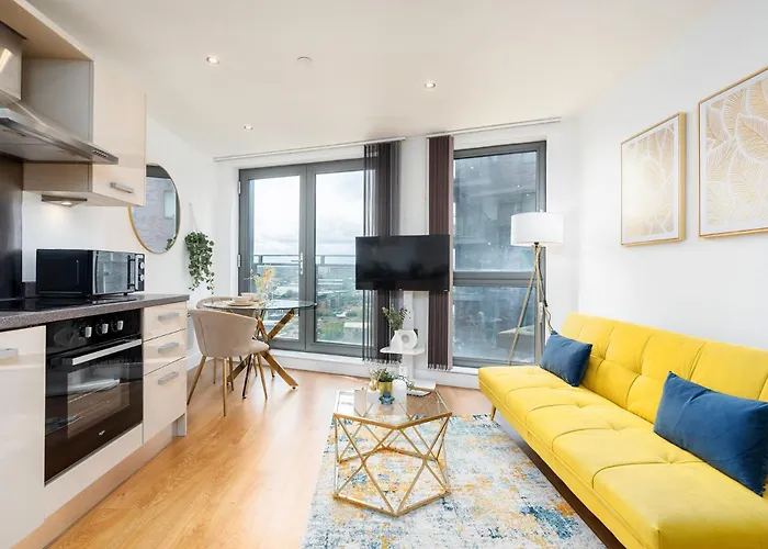 Exclusive Apartment - Free Parking -Wifi Netflix- Juliet Balcony -Fully Equipped For Extended Stays Leeds 