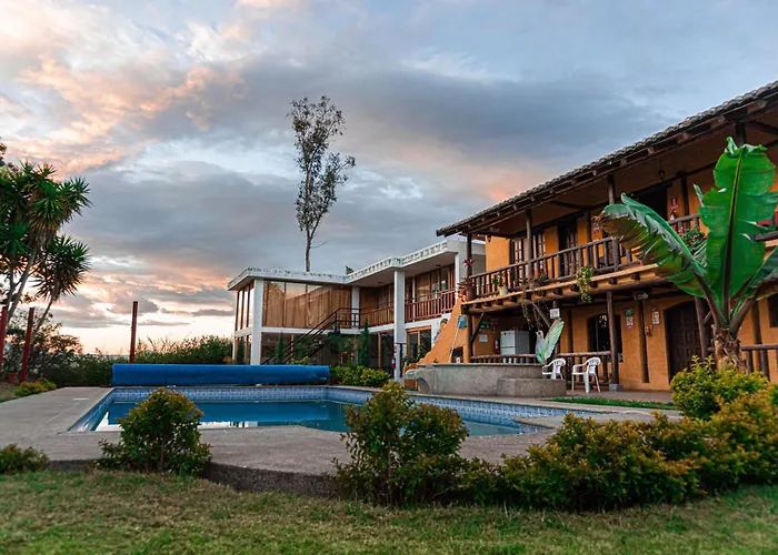 Hosteria Colibri Aeropuerto Tababela