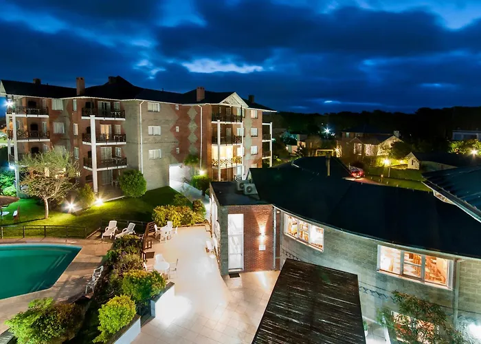 Victoria Village Carilo