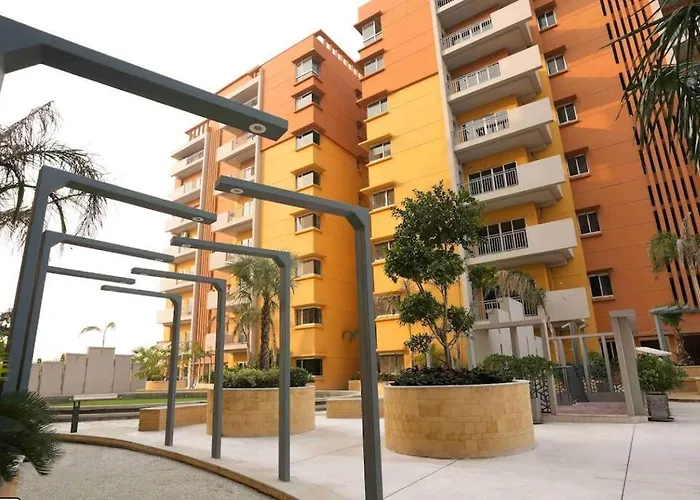 Homey Stays - Luxe Studio Apartment Lahore