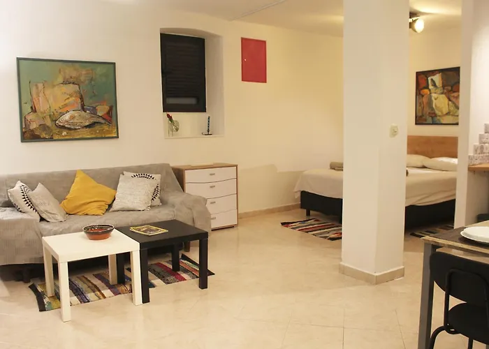 Street Garden Apartment Hvar Town