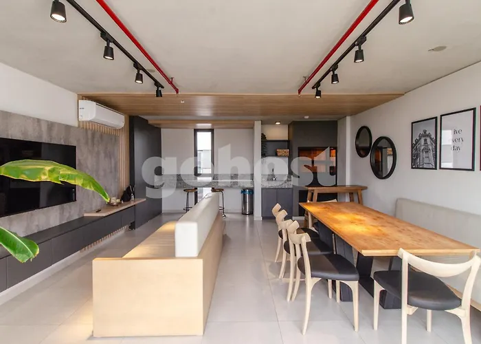 Elegant Apartment Steps From Villa Morra Asunción