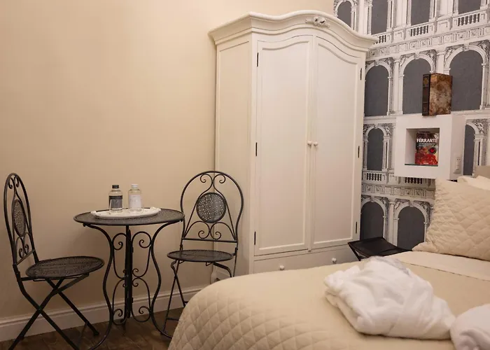 Domus Deorum Deluxe Naples