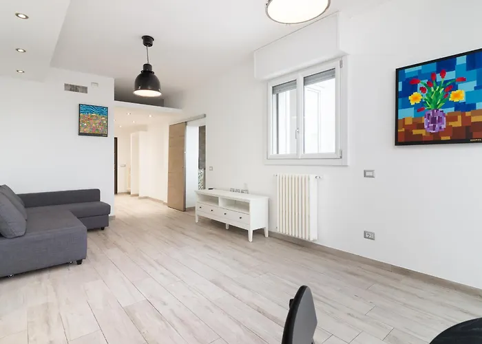 Nuovissimo Attico 17Esimo Piano, 10 Posti Letto Apartment Milan