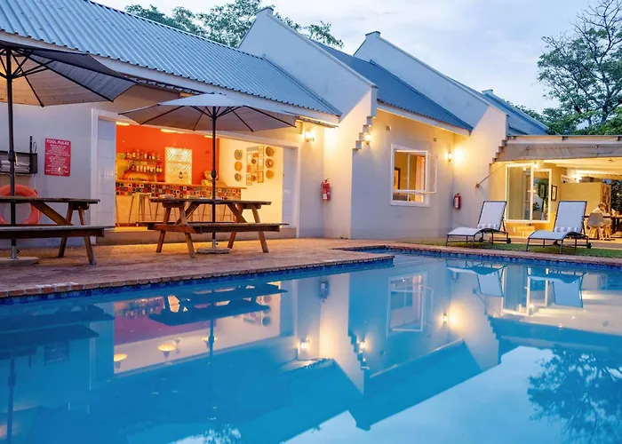 Phezulu Guest Lodge Victoria Falls
