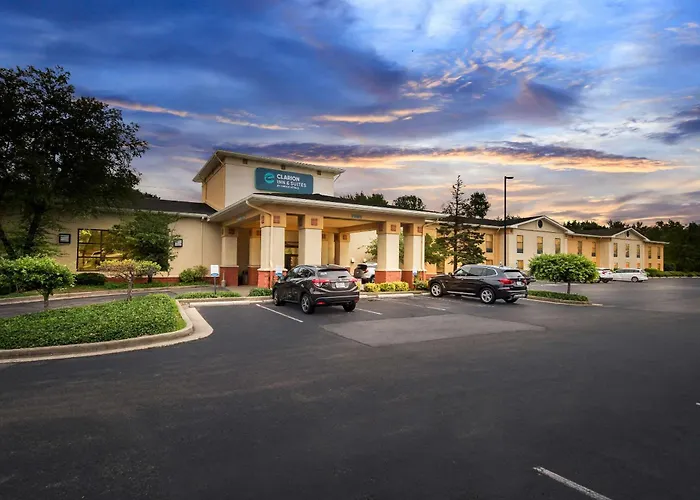 Clarion Inn & Suites Indianapolis Northwest