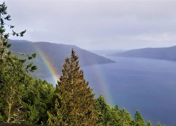 Moon Water Lodge Malahat
