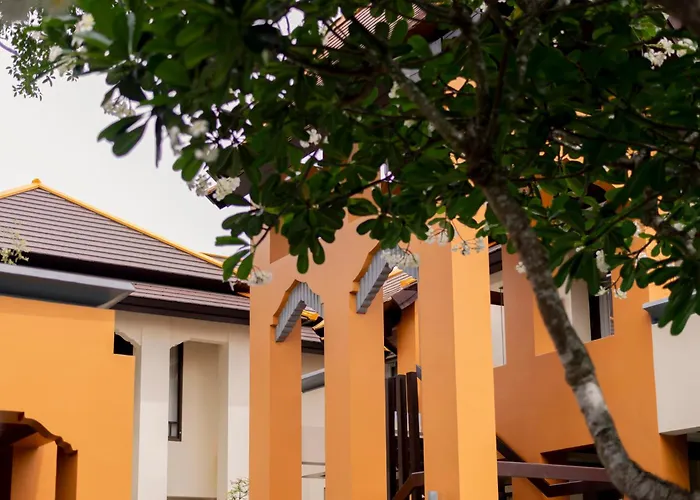 Luxury Thai Style Swimming Pool Villa, Private Housekeeper,6 Bedrooms Nong Prue