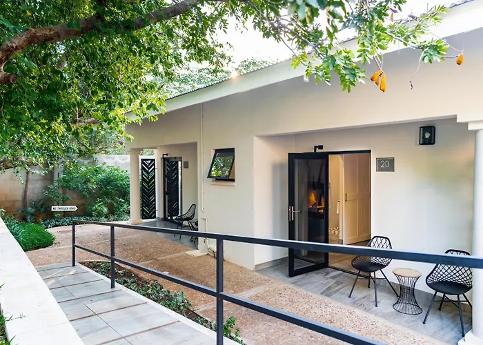 Nkosi Guest Lodge Victoria Falls