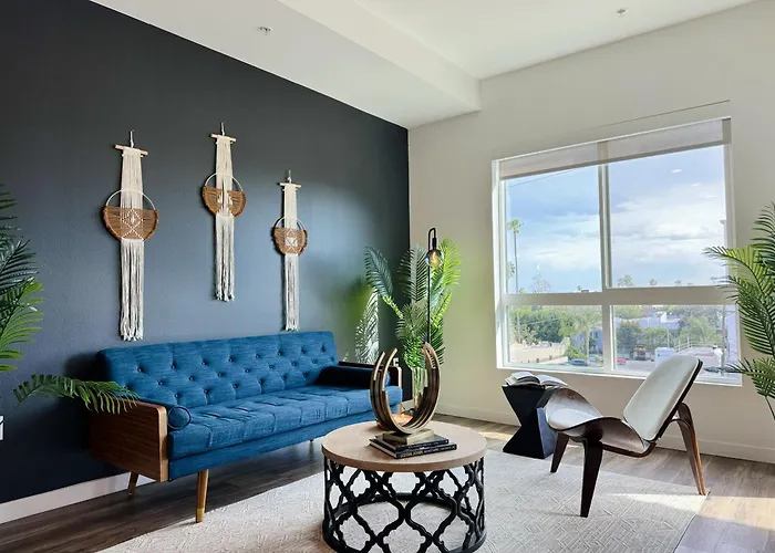 Modern Hollywood Home Sunset View & Free Parking - 10Mins To Universal Studios Los Angeles