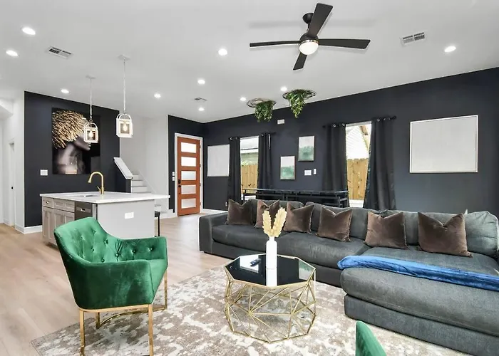 Stylish & Cozy - Hot Tub 4 Beds Near Downtown Villa Houston