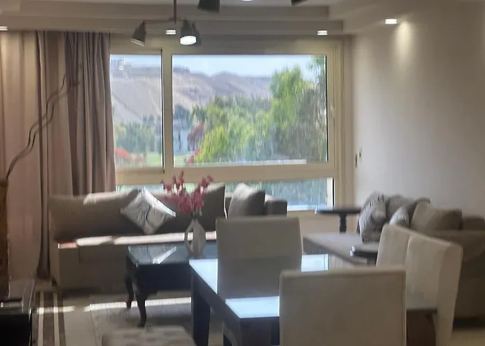 Pyramids Golf Direct View Apartment Cairo
