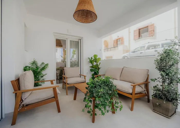Golden Bird'S Aparthotel Naxos City