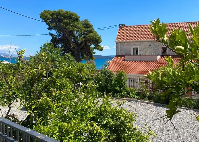 Apartmani More Kastela