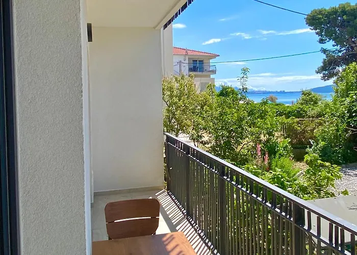 Apartmani More Kastela