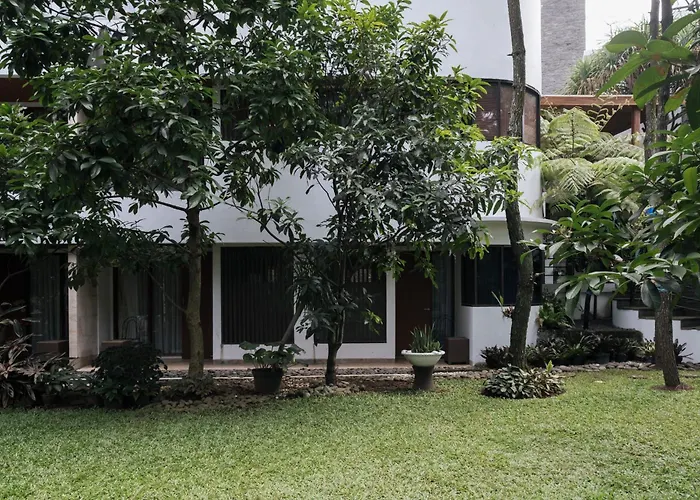 House Sangkuriang Hotel Bandung