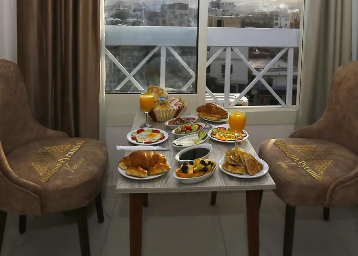 Horizon Pyramids View Inn Kafret el-Gabal