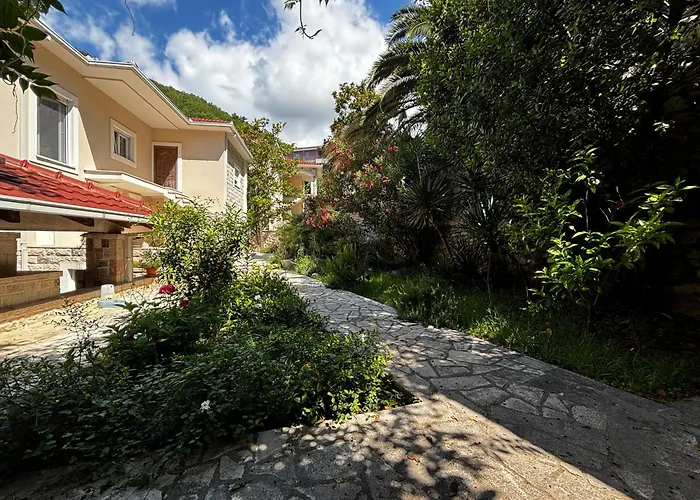 Stone Villa Guesthouse Budva