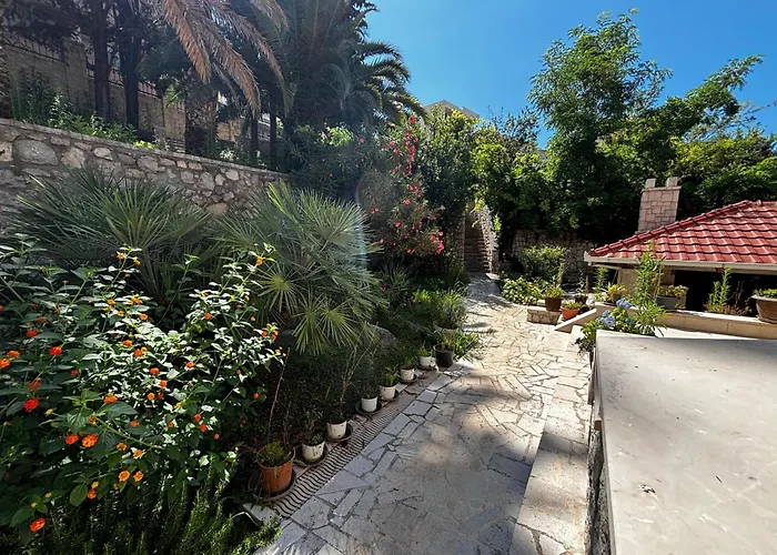 Stone Villa Guesthouse Budva