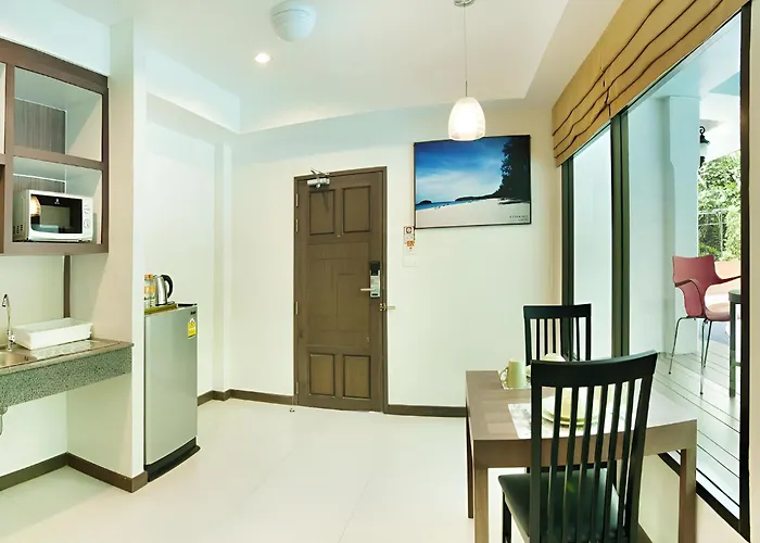 Ratana Hill Patong Aparthotel