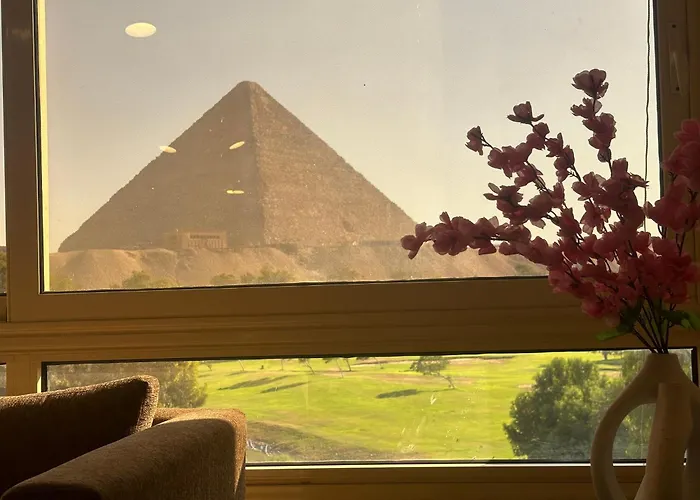 Pyramids Golf Direct View Apartment Cairo
