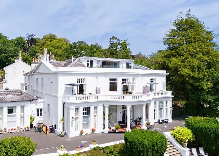 Vomero Holiday Apartments Torquay