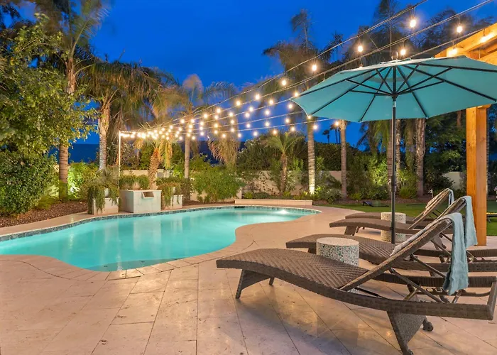 Elegant Renovated Home W Backyard Misters & Pool Phoenix