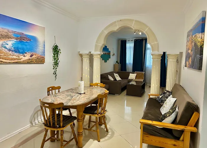 Beach Front 3-Bedroom Holiday Home Mellieha