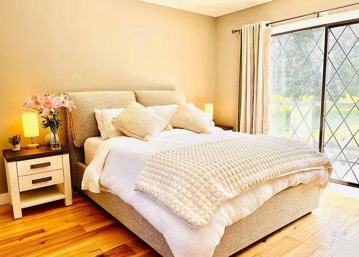 Oceanside Manor - Fancy Room - Golf Course & Beach View Qualicum Beach