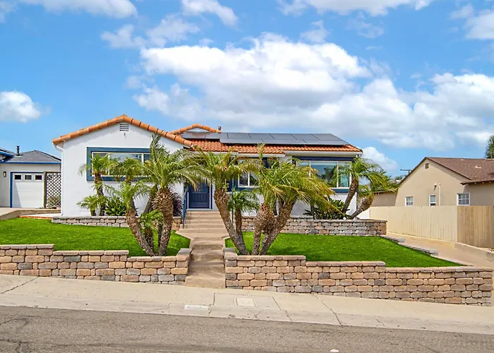 Family Friendly | Huge Backyard | In Heart Of Sd Villa San Diego