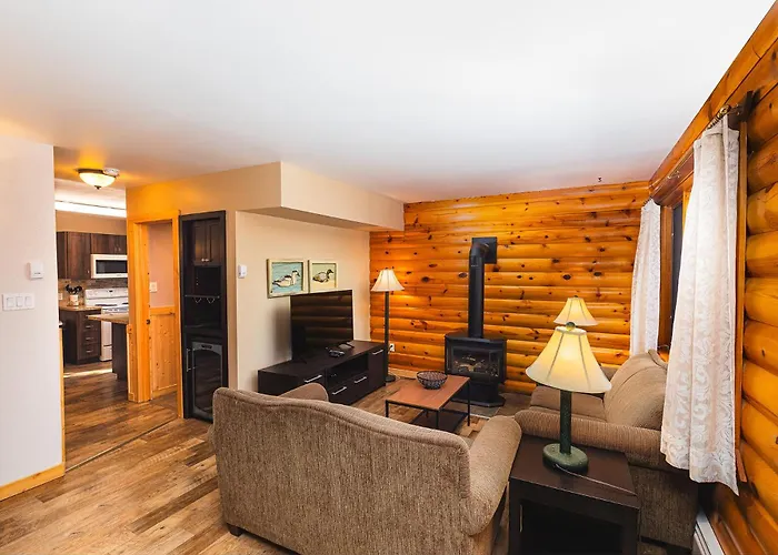Overlander Mountain Lodge Brule Mines