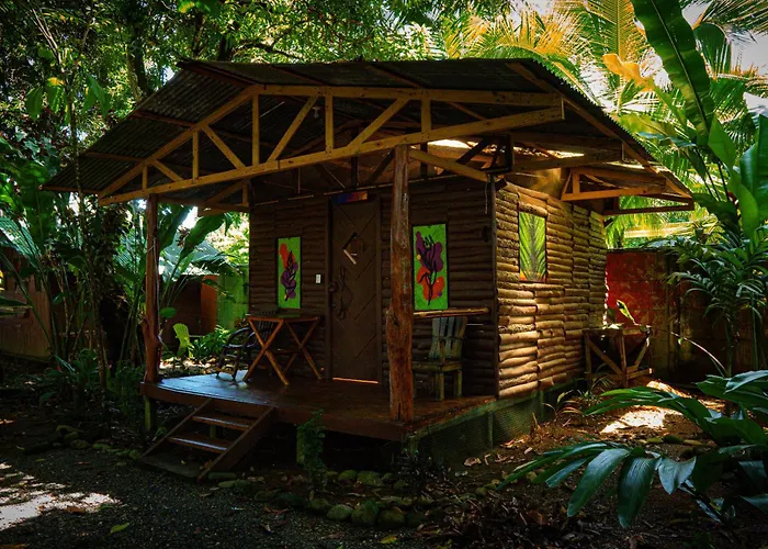 Flutterby House Hostel Uvita