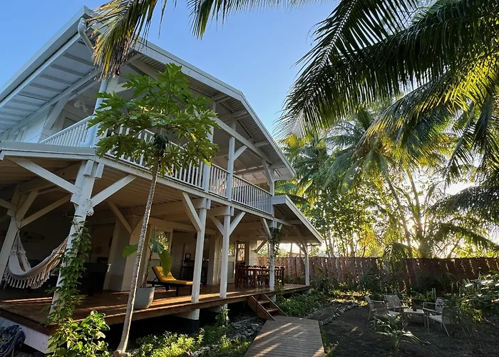 Le Coconut Lodge Avatoru