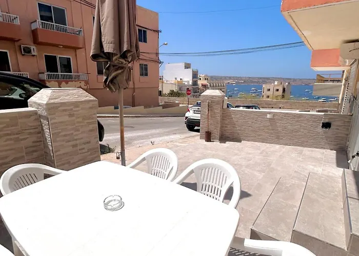 Beach Front 3-Bedroom Holiday Home Mellieha