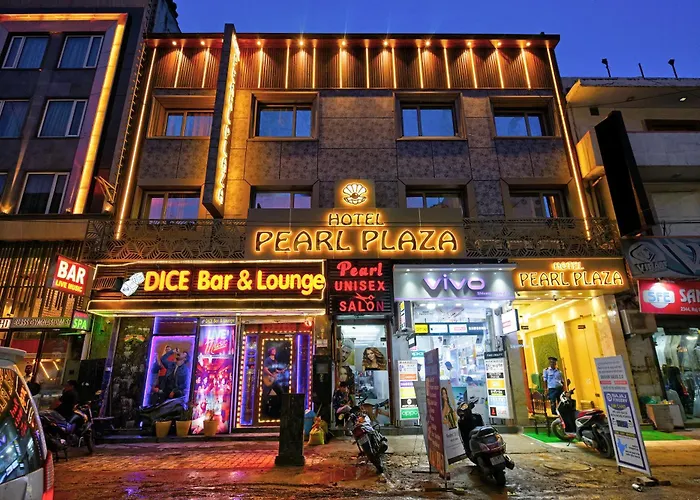 Hotel Pearl Plaza - In City Centre Connaught Place & Walk In Ndls Station New Delhi
