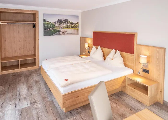 Pension Helmhof Salzburg