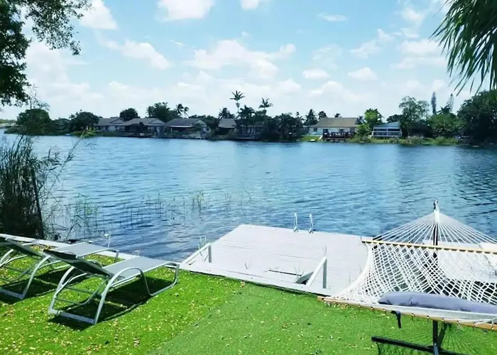 Lakeside Retreat 3Br, 2Bth Near Hard Rock Casino Fort Lauderdale